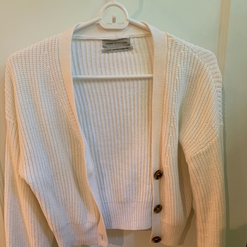 URBAN OUTFITTERS CROPPED SWEATER